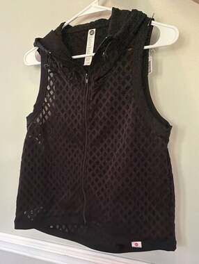 Vimmia Black Laser Cut Mesh Sleeveless Full Zip Hooded Vest
